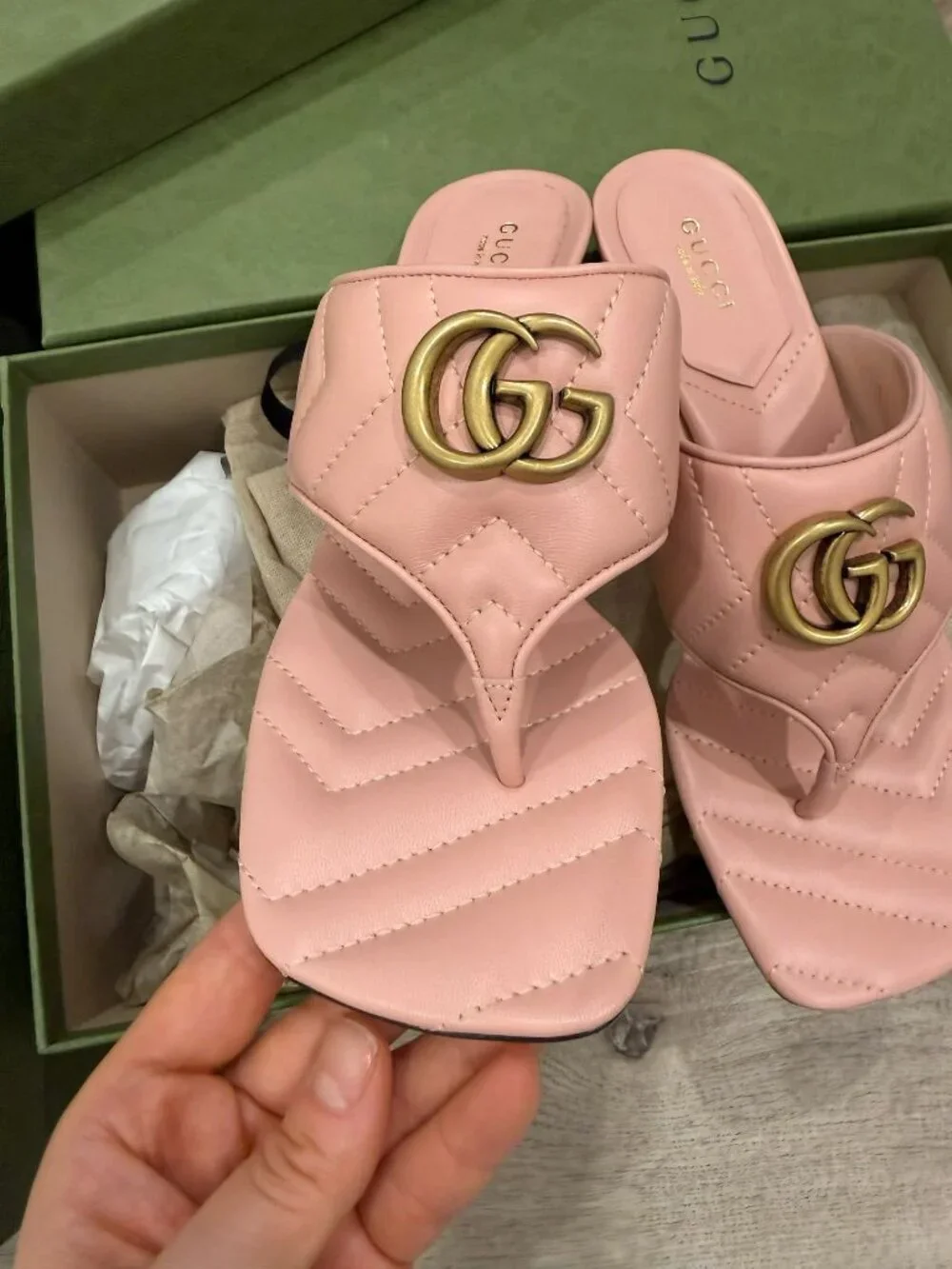 NIB Authentic  Gucci Double G Pink Leather Thong Kitten Heel Sandals